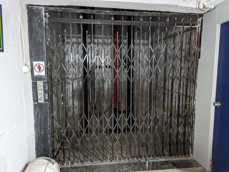 goods lift for a chemical industry