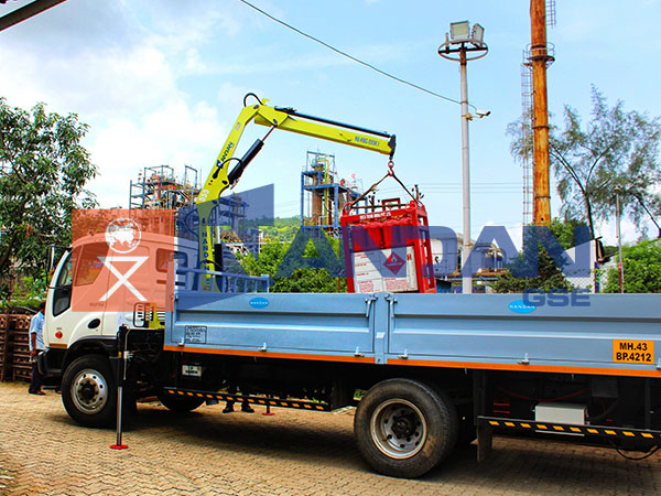 Truck-Mounted-Crane